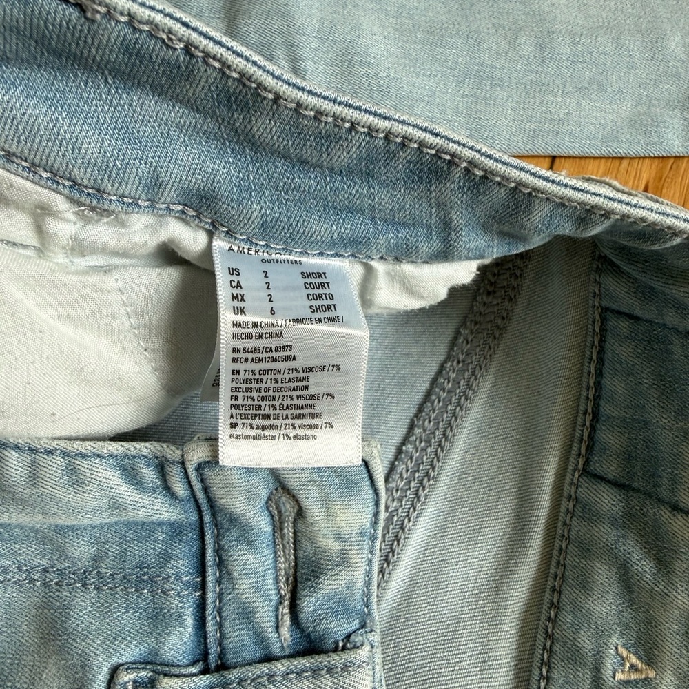 Light Wash Jeans - Picture 4 of 4